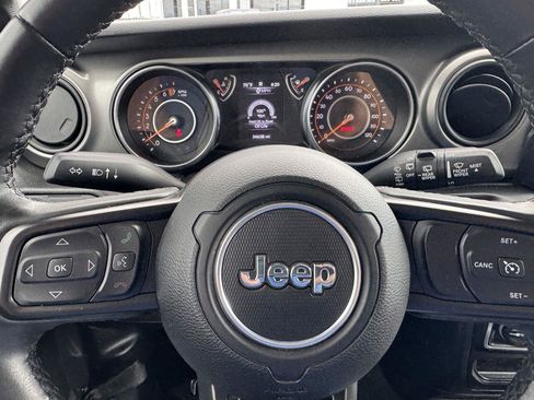 Used 2022 Jeep Wrangler Sport AWD/4WD image 19
