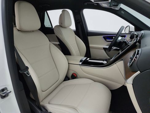 Certified 2026 Mercedes-Benz GLC 300 image 23
