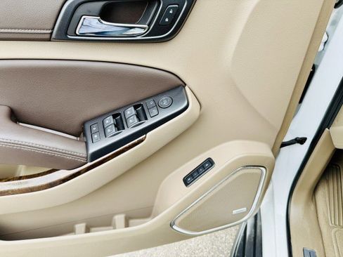 Used 2019 Chevrolet Suburban LT image 13