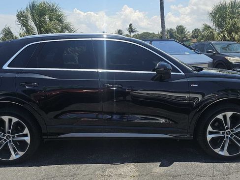 Used 2020 Audi Q3 2.0T Premium Plus w/ Premium Plus Package AWD/4WD image 6