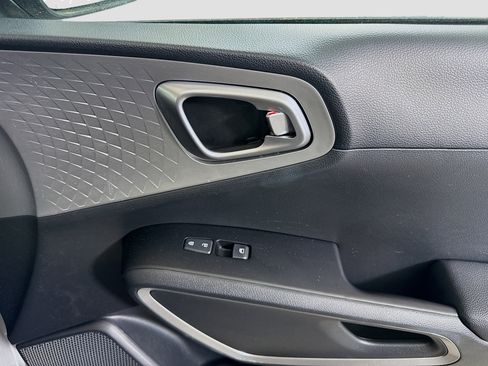 Used 2025 Kia Soul LX w/ LX Technology Package image 30