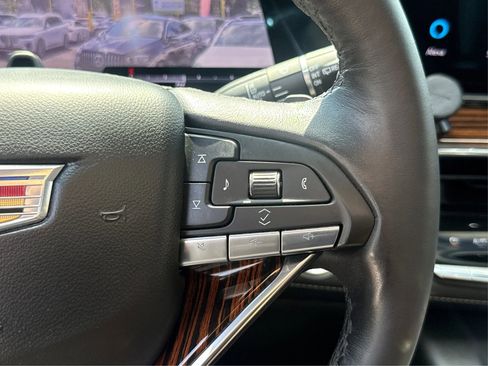 Used 2023 Cadillac Escalade ESV Premium Luxury AWD/4WD image 37