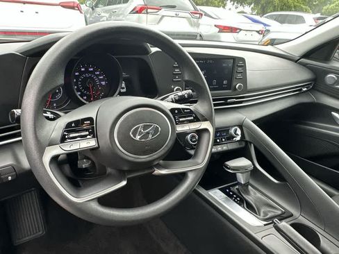 Used 2023 Hyundai Elantra SEL FWD image 13