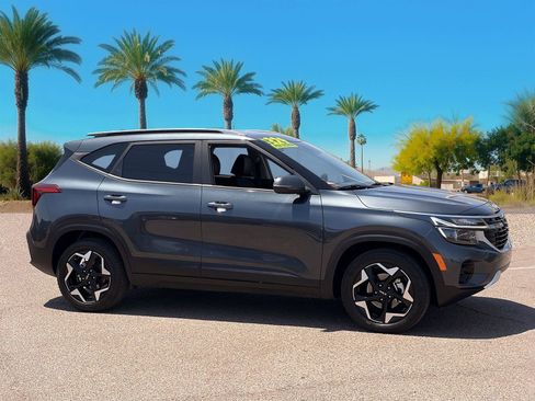 Used 2025 Kia Seltos S FWD image 6