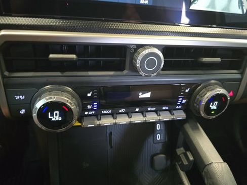 Used 2025 Toyota 4Runner Limited w/ Tow Technology Package AWD/4WD image 28