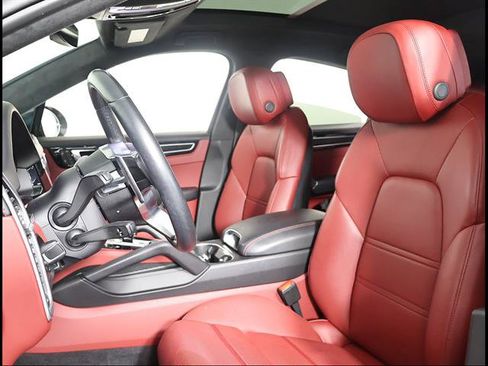 Used 2023 Porsche Cayenne GTS AWD/4WD image 7