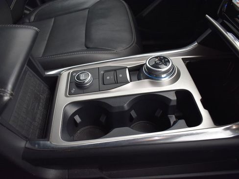 Used 2022 Ford Explorer Limited image 31