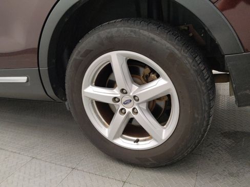 Used 2019 Ford Explorer XLT FWD image 31