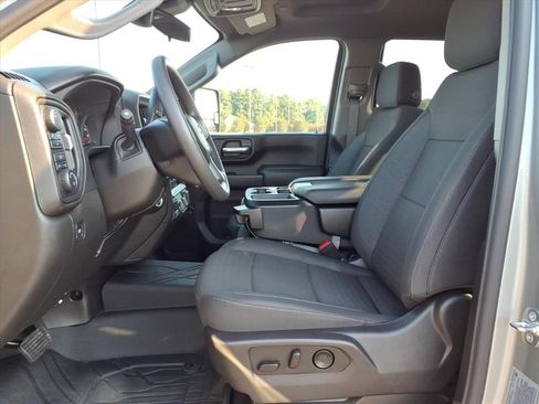 Used 2025 Chevrolet Silverado 2500 Custom w/ Custom Convenience Package AWD/4WD image 3