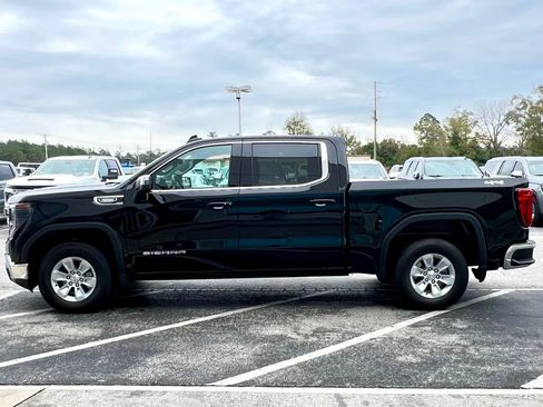 Used 2024 GMC Sierra 1500 SLE image 9