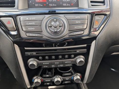 Used 2020 Nissan Pathfinder S image 15