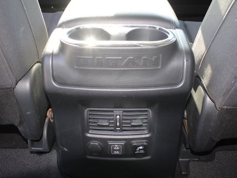 Used 2019 Nissan Titan SV w/ SV Convenience Package image 35