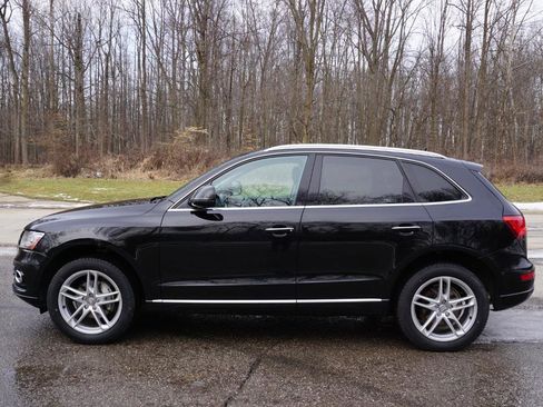 Used 2016 Audi Q5 2.0T Premium Plus w/ Technology Package AWD/4WD image 2