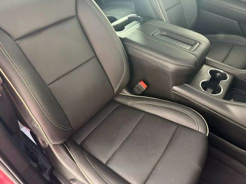 Used 2023 GMC Yukon SLT w/ SLT Luxury Package AWD/4WD image 39