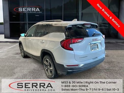 Used 2021 GMC Terrain SLT w/ Infotainment Package II image 2
