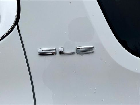 Used 2020 GMC Acadia SLE AWD/4WD image 24