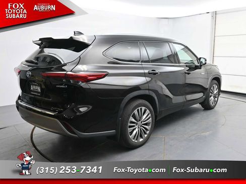 Used 2021 Toyota Highlander Platinum AWD/4WD image 16