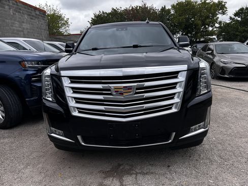 Used 2019 Cadillac Escalade ESV Platinum RWD image 8