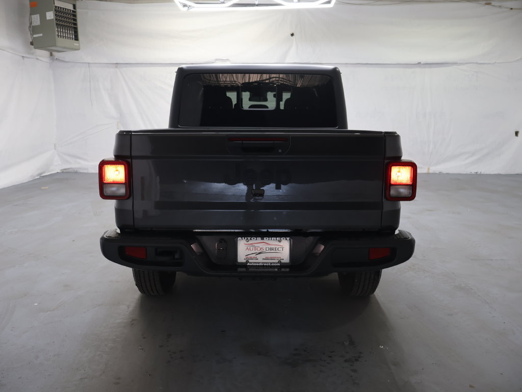 Used 2025 Jeep Gladiator Sport AWD/4WD image 6