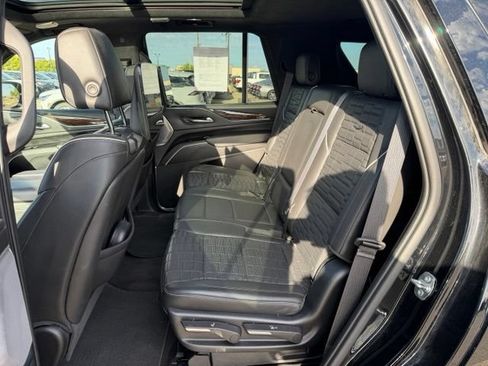 Used 2022 Cadillac Escalade Sport Platinum AWD/4WD image 13