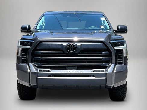Used 2022 Toyota Tundra SR5 w/ SR5 Convenience Package AWD/4WD image 3