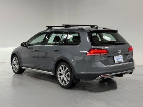 Used 2019 Volkswagen Golf Alltrack SE image 3