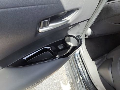 Used 2022 Toyota Corolla SE image 8