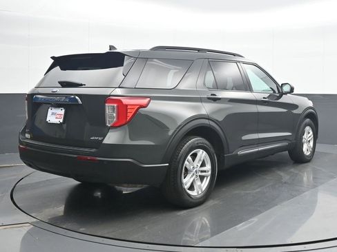 Used 2023 Ford Explorer XLT AWD/4WD image 6
