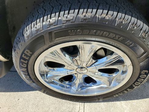 Used 2004 Chevrolet Tahoe LS RWD image 16