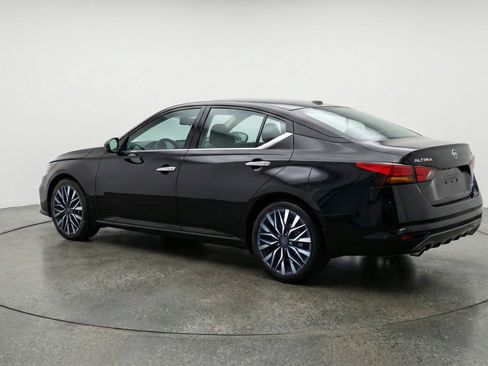 Used 2025 Nissan Altima 2.5 SV image 6