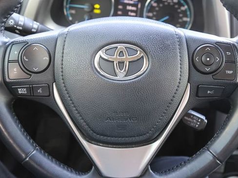 Used 2018 Toyota RAV4 Limited w/ Carpet Mat Package image 32