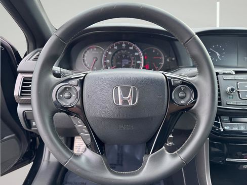 Used 2017 Honda Accord Sport image 13