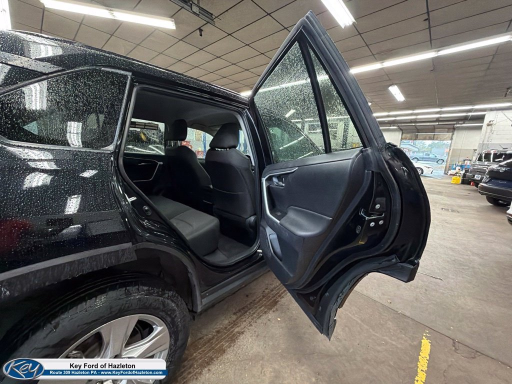 Used 2025 Toyota RAV4 XLE w/ Weather Package AWD/4WD image 20