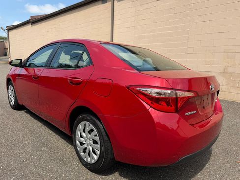 Used 2017 Toyota Corolla LE w/ Carpet Mat Package (TMS) FWD image 5