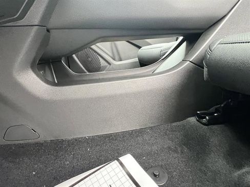 New 2026 Chevrolet Equinox EV LT image 16