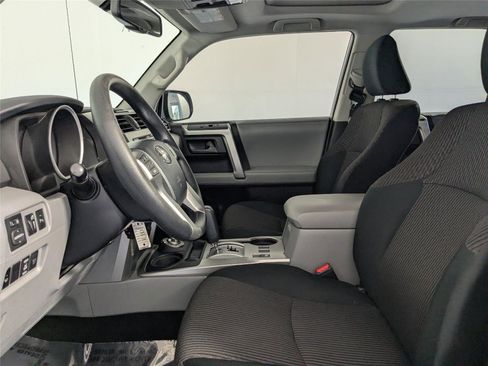 Used 2013 Toyota 4Runner SR5 image 10