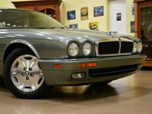Used 1997 Jaguar XJ6 RWD image 3