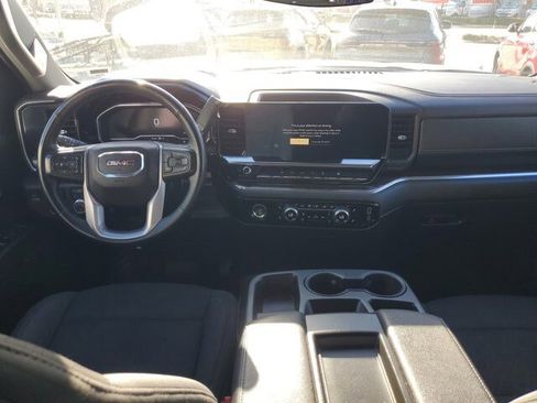 Used 2024 GMC Sierra 1500 SLE image 13