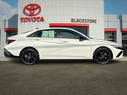 Used 2026 Hyundai Elantra Sport FWD image 2