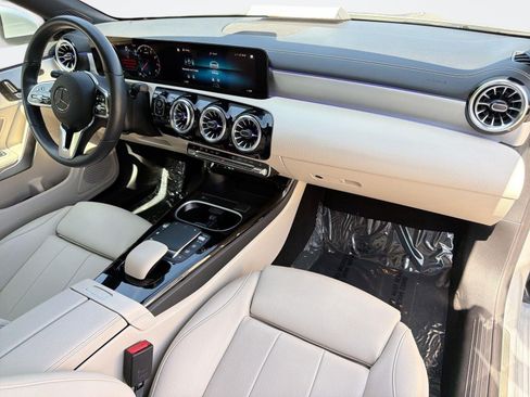 Used 2023 Mercedes-Benz CLA 250 image 34