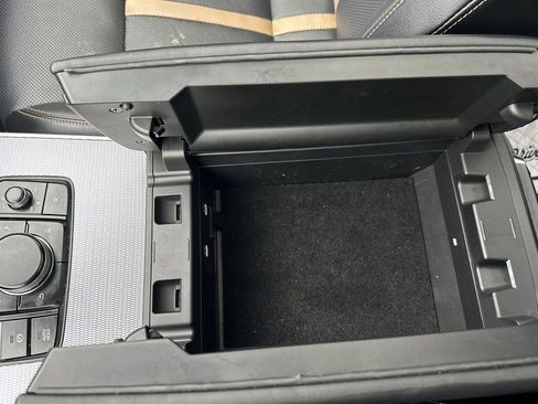 Used 2025 MAZDA CX-90 3.3 Turbo w/ Premium Plus Pkg image 34