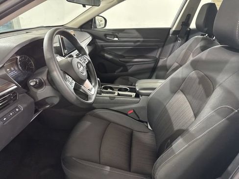 Used 2024 Nissan Altima 2.5 SV FWD image 18