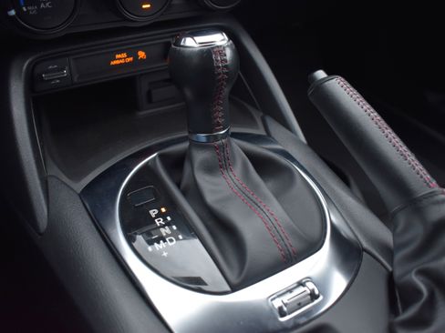 Used 2018 MAZDA MX-5 Miata RF Club image 23