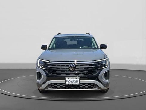 New 2026 Volkswagen Atlas Peak Edition AWD/4WD image 2
