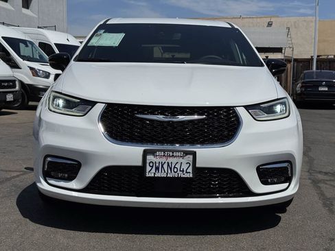 Used 2026 Chrysler Pacifica Select FWD image 5