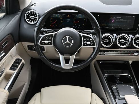 Used 2021 Mercedes-Benz GLA 250 w/ Premium Package image 10