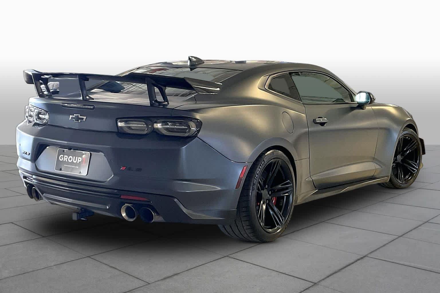 Used 2019 Chevrolet Camaro ZL1 RWD image 12