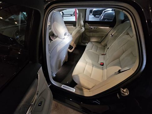 Certified 2025 Volvo V90 B6 Cross Country Plus AWD/4WD image 14