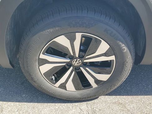 New 2026 Volkswagen Atlas SE FWD image 5