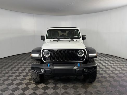 Used 2024 Jeep Wrangler Unlimited AWD/4WD image 2